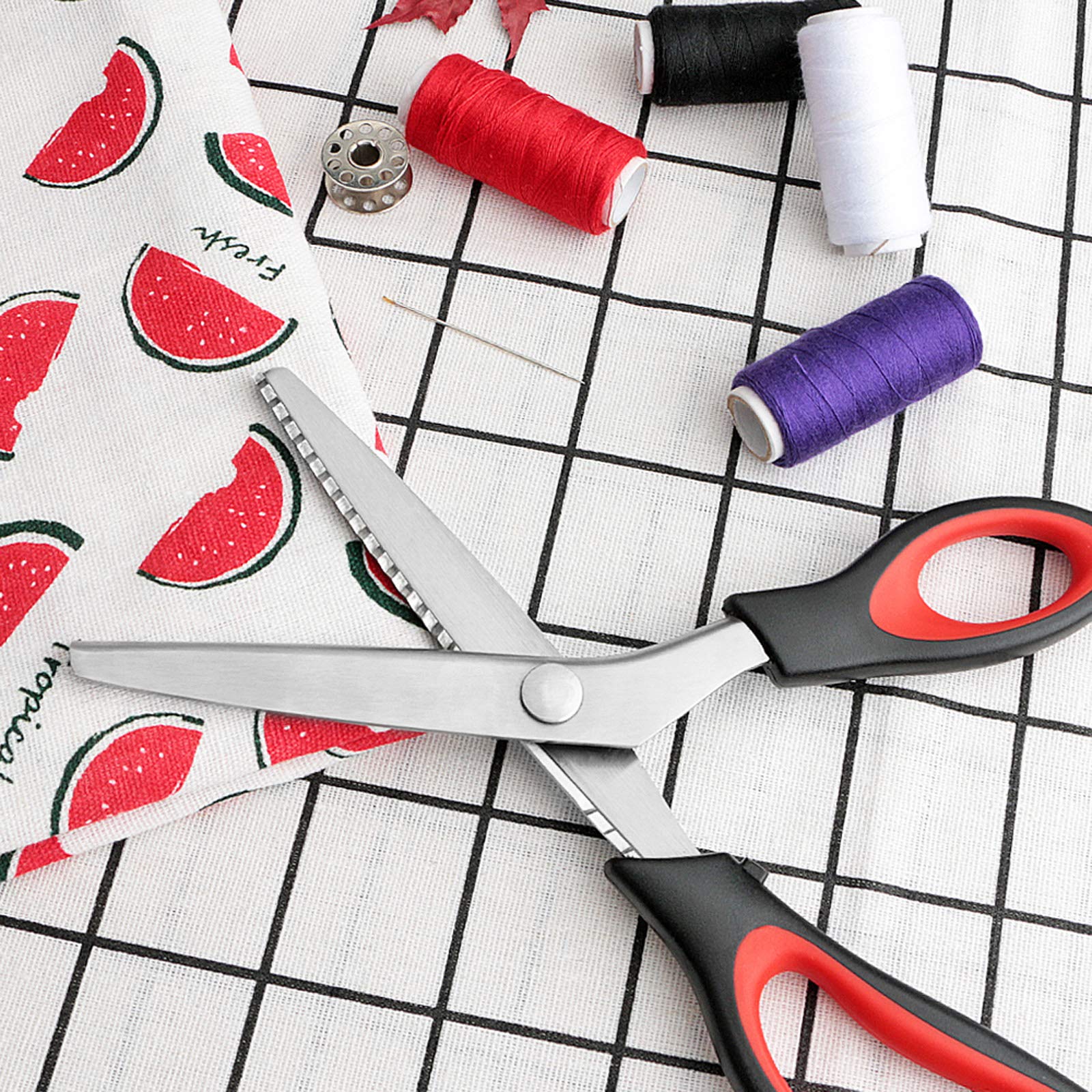 KUONIIY Pinking Shears Serrated, Comfort Grips Handled, Professional Dressmaking Sewing Craft, Zig Zag Cut Scissors, 9 Inch, Black Red - 图片 3